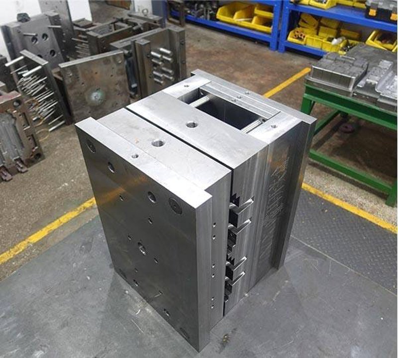 在工业制造领域，模具设计是一项至关重要的技术。它不仅影响产品的质量和生产效率，还决定了企业的市场竞争力。